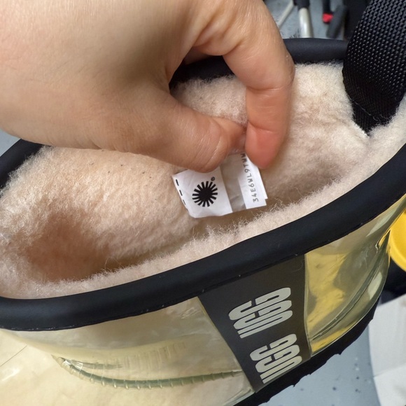 [Final Sale] clear mini ugg - Picture 6 of 6